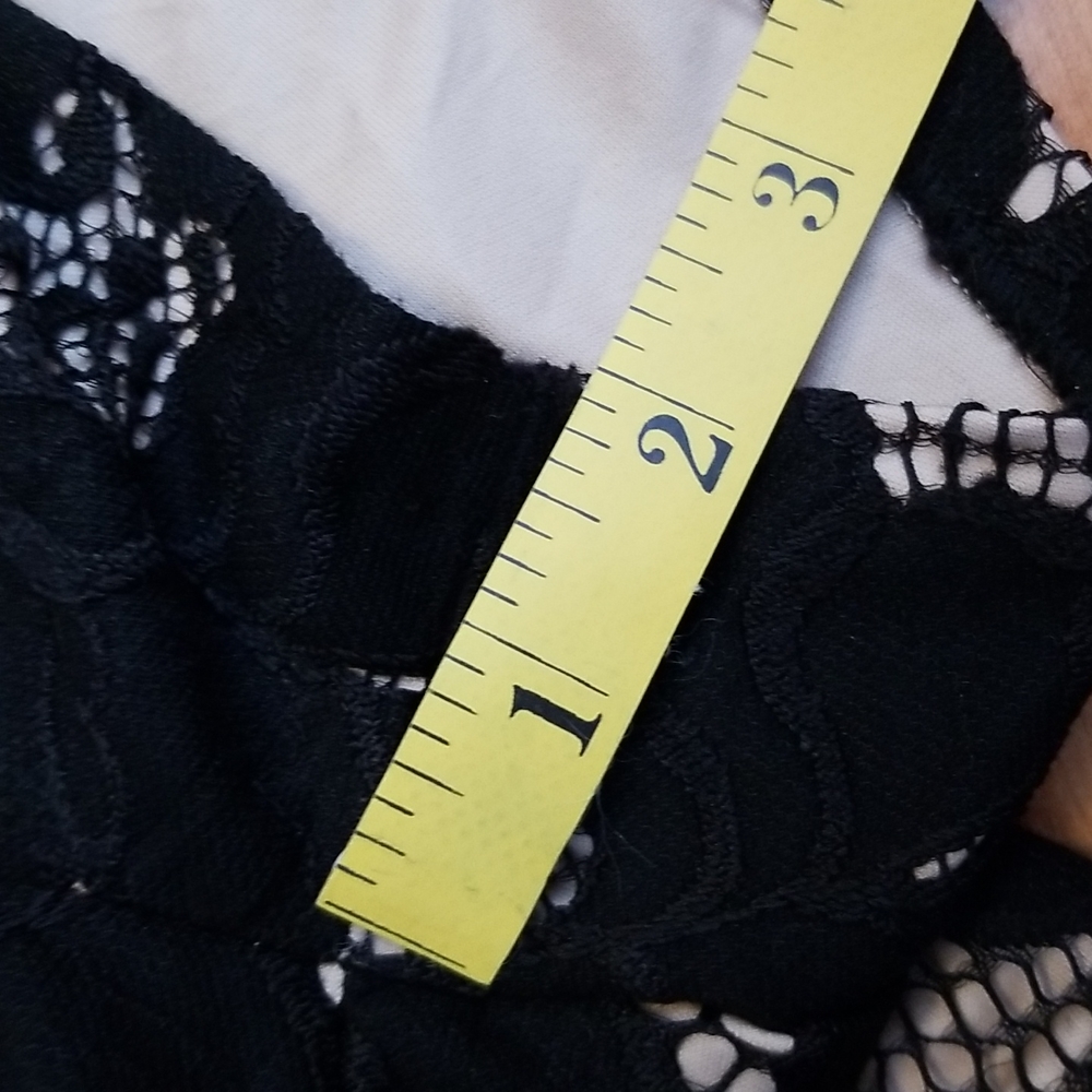 Express Lace Shorts - Picture 6 of 9